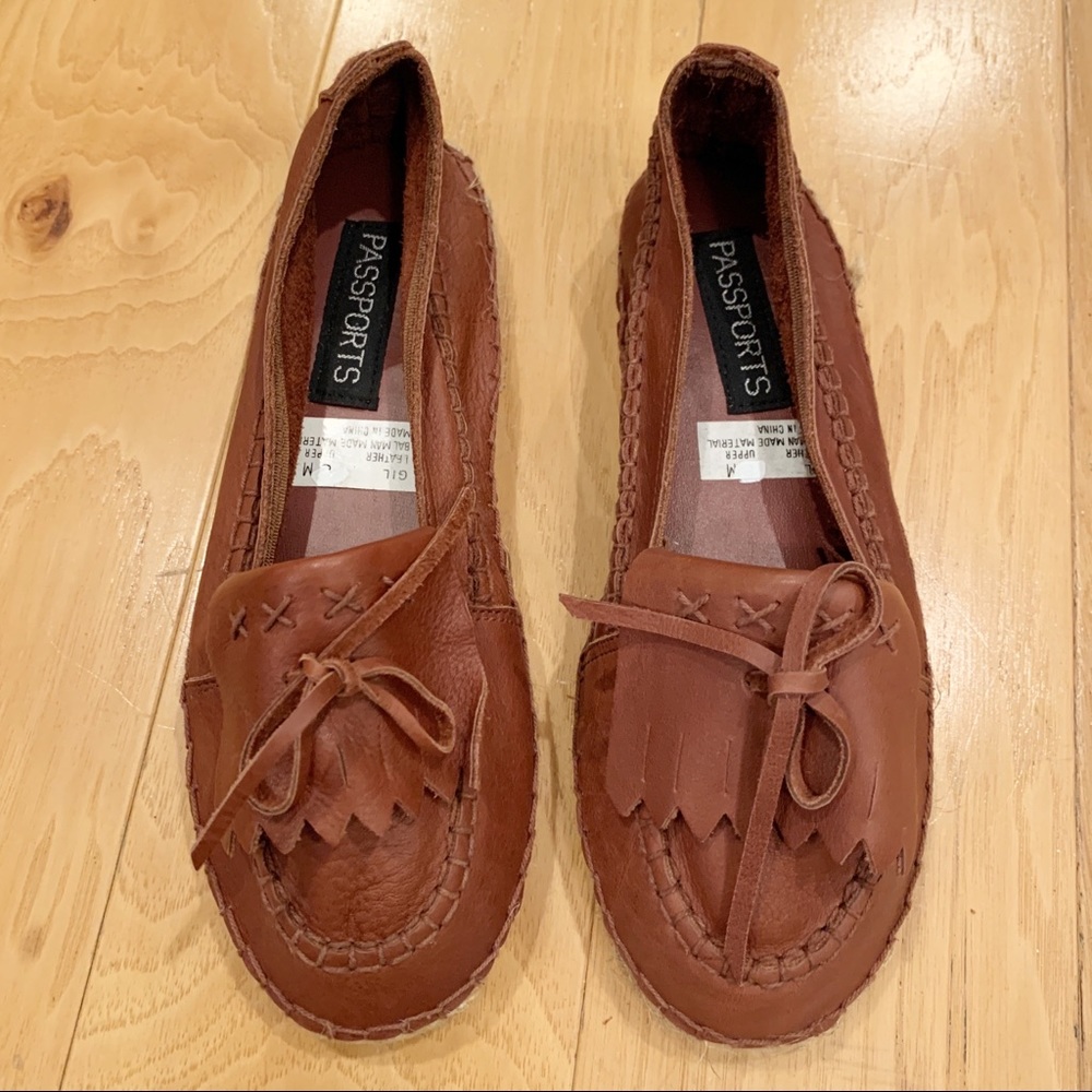 NWOT Passports leather espadrilles size 8